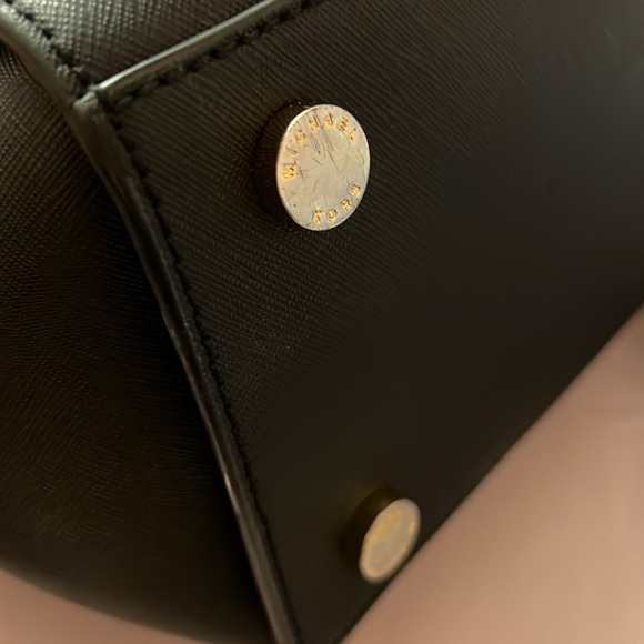 MICHAEL KORS
Saffiano Leather Handle Bag - Picture 7 of 8